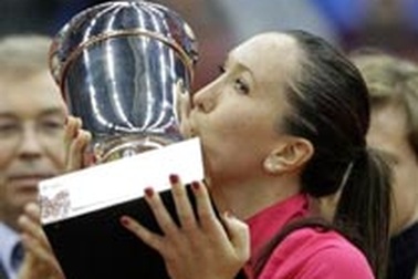 Jankovic lập "hat-trick", Safin chưa hết "khát" danh hiệu