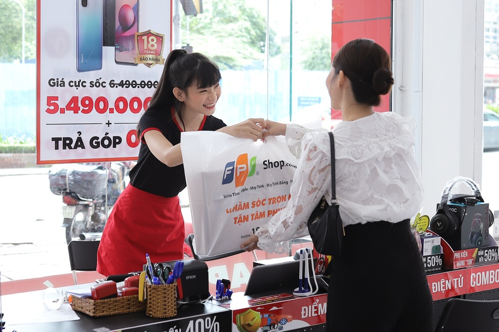 Long Châu duy trì tăng trưởng trong giai đoạn thấp điểm - 3 Long Châu duy trì tăng trưởng trong giai đoạn thấp điểm - 3