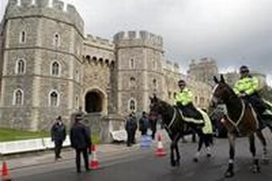 Đôi uyên ương Hoàng gia Anh hoàn tất các thủ tục chuẩn bị