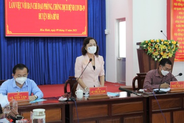 "Người nào đi đứng khó khăn thì phải đến tận nhà tiêm vaccine cho dân"