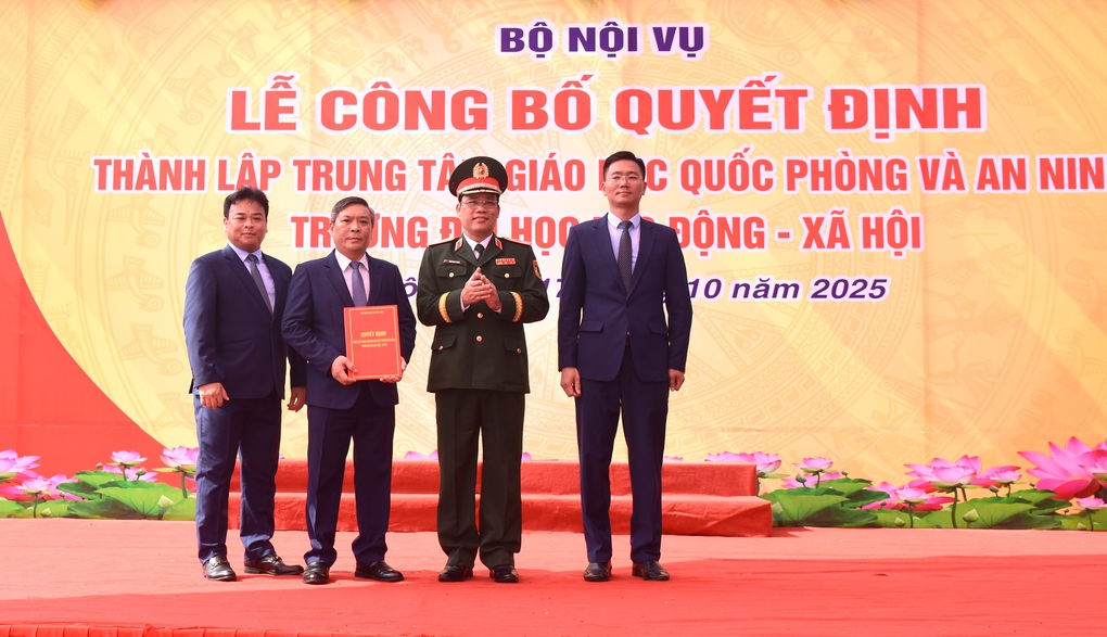 Trường Đại học Lao động - Xã hội ra mắt Trung tâm Giáo dục Quốc phòng và An ninh - 2 Trường Đại học Lao động - Xã hội ra mắt Trung tâm Giáo dục Quốc phòng và An ninh - 2