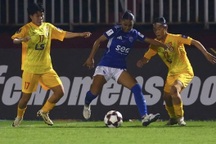 Cầu thủ nữ Singapore đột quỵ trên sân Thống Nhất ở Cúp C1 châu Á