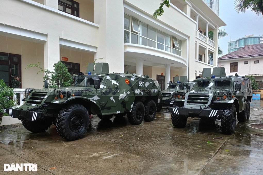 Đà Nẵng huy động 4 xe thiết giáp ứng phó bão Trà Mi - 1 Đà Nẵng huy động 4 xe thiết giáp ứng phó bão Trà Mi - 1