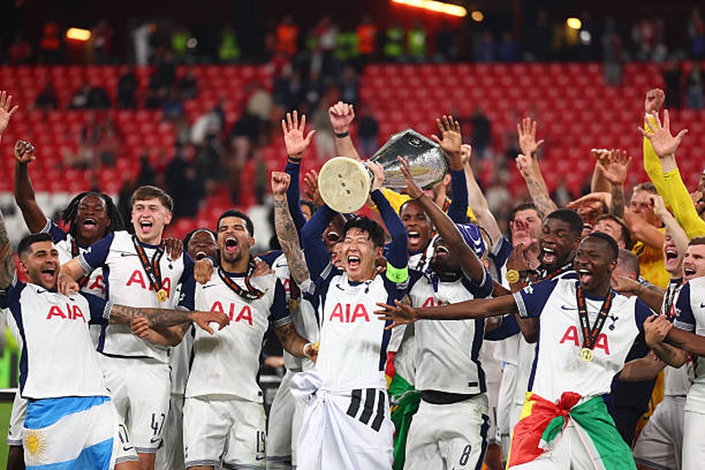 Son Heung Min នឹកស្មានមិនដល់ ឈ្នះមេដាយជើងឯក Europa League - ១ Son Heung Min bất ngờ không được trao huy chương vô địch Europa League - 1