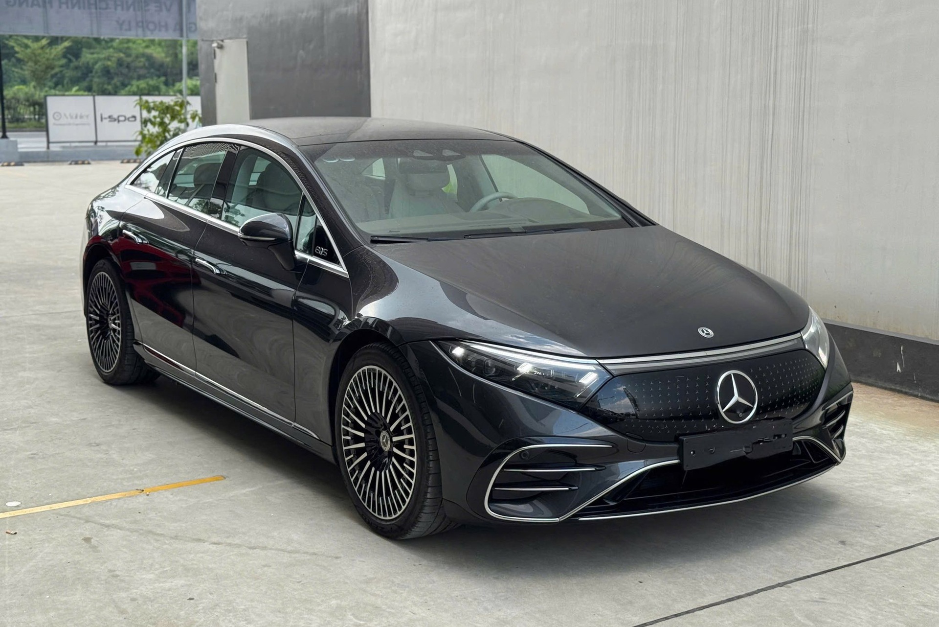 Xe sang chạy điện Mercedes-Benz EQS mất giá 2,4 tỷ sau chỉ 1.500km lăn bánh - 10 Xe sang chạy điện Mercedes-Benz EQS mất giá 2,4 tỷ sau chỉ 1.500km lăn bánh - 10