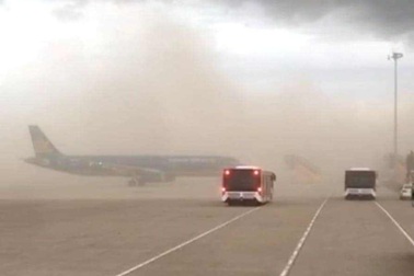 Tạm dừng thi công nhà ga sân bay Phú Bài vì “đám mây bụi” khổng lồ