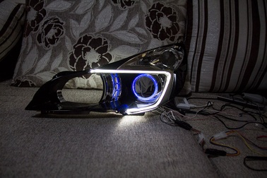 "Độ" mí đèn xe ô tô để làm gì?