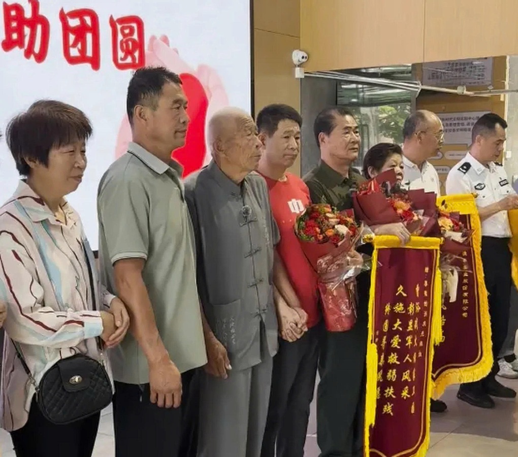 Lên tàu hỏa chơi rồi ngủ quên, cậu bé Trung Quốc thất lạc gia đình 35 năm - 2
