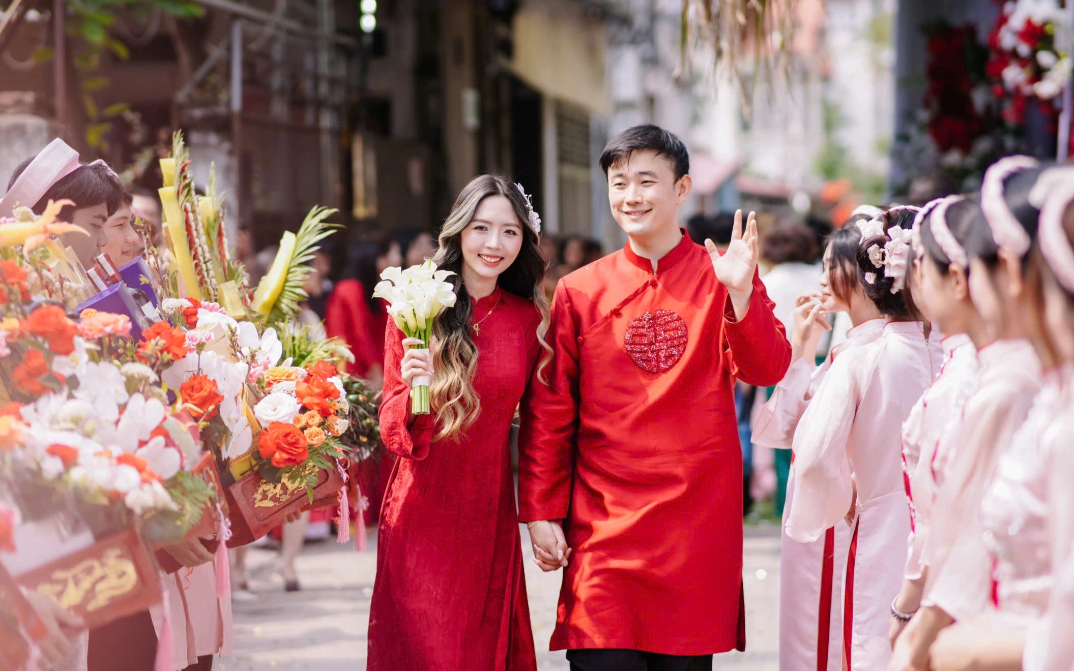 Chú rể dắt 2 con dê đi hỏi vợ và chuyện tình như phim của cô gái Việt