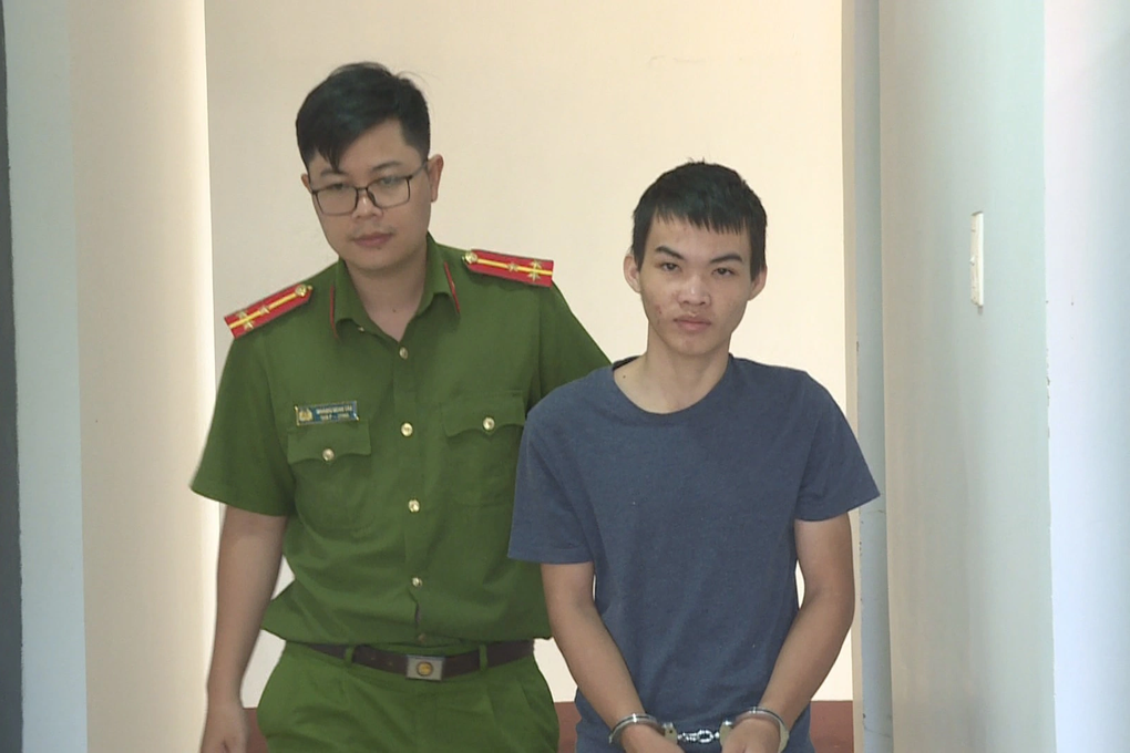 Nghịch tử vung dao chém cha trọng thương - 1 Nghịch tử vung dao chém cha trọng thương - 1