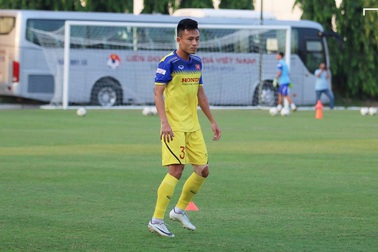 Võ Huy Toàn chấn thương, HLV Park Hang Seo lo lắng