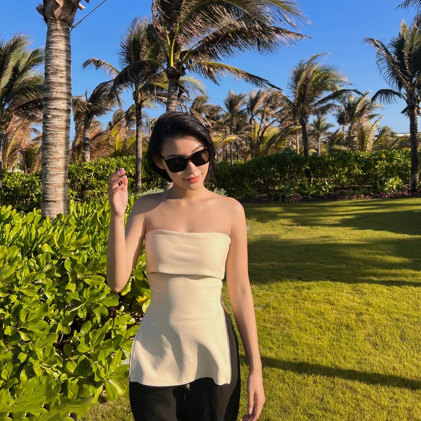 Les sœurs vietnamiennes-russes ont une apparence sexy et sont célèbres en ligne - 8 Cặp chị em Việt kiều Nga có vẻ ngoài nóng bỏng, nổi tiếng trên mạng - 8