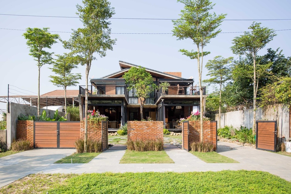 Đôi bạn thân mua đất, xây biệt thự cạnh nhau để sống đến cuối đời ở Đà Nẵng - 3 Đôi bạn thân mua đất, xây biệt thự cạnh nhau để sống đến cuối đời ở Đà Nẵng - 3