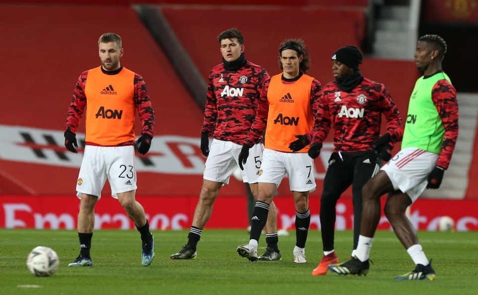 Man Utd 3-2 Liverpool: Salah lập cú đúp, Fernandes tung đòn quyết định - 16 Man Utd 3-2 Liverpool: Salah lập cú đúp, Fernandes tung đòn quyết định - 16