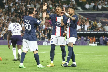 Messi kiến tạo cho Neymar và Mbappe ghi bàn, PSG dễ dàng thắng đậm