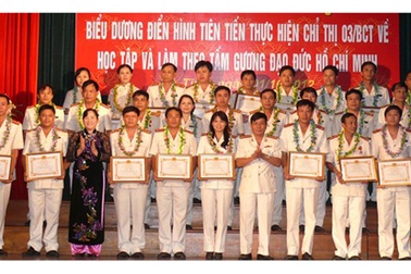 Vinh danh nhiều tập thể, cá nhân noi gương đạo đức Hồ Chí Minh 