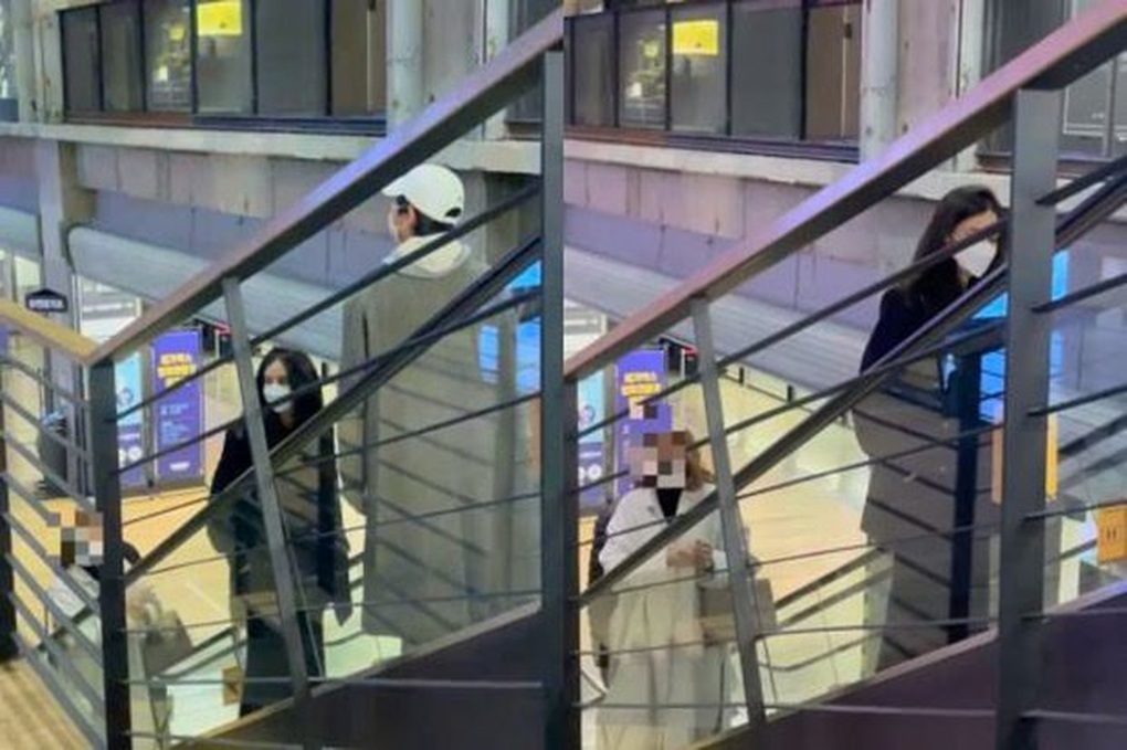 Song Joong Ki ân cần với bà xã mang bầu sau thông báo kết hôn - 1