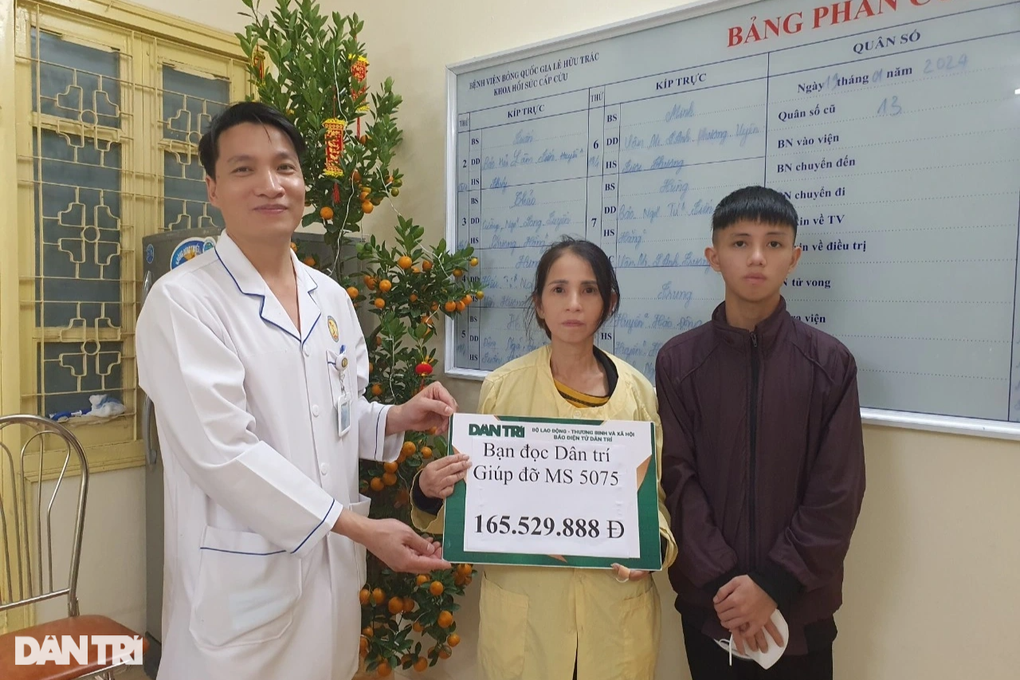 Hơn 200 triệu đồng đến với người đàn ông bị bỏng 57% cơ thể - 1 Hơn 200 triệu đồng đến với người đàn ông bị bỏng 57% cơ thể - 1