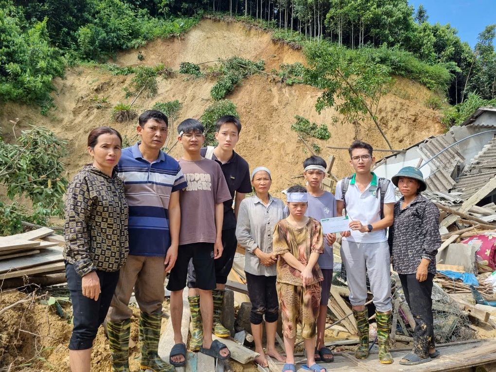 Nhà sập rồi, chồng tôi mất mà không có được bộ quần áo mới - 7 Nhà sập rồi, chồng tôi mất mà không có được bộ quần áo mới - 7