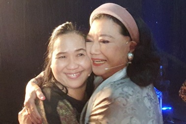 NSND Kim Cương nghẹn ngào gặp lại con gái nuôi sau 45 năm thất lạc