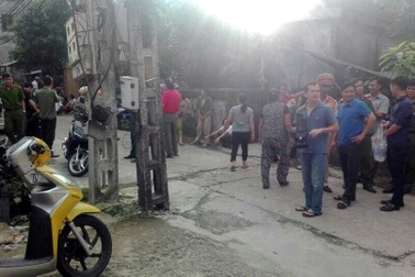 Đưa thi thể về, gia đình hoảng hốt thấy mìn cài sẵn trong nhà