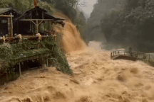 Bão Matmo tăng tốc, du khách cân nhắc khi đi Sa Pa, Mù Cang Chải, Mộc Châu