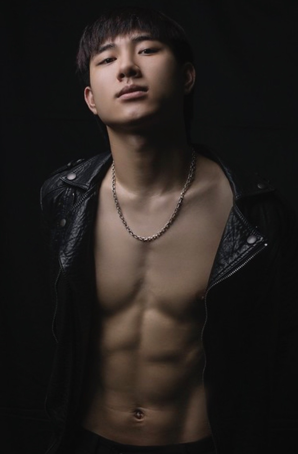 Được chụp hình tại bể bơi, nam sinh Hải Dương bỗng nổi như cồn - 9 Được chụp hình tại bể bơi, nam sinh Hải Dương bỗng nổi như cồn - 9