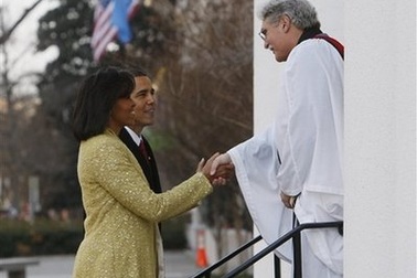 Obama bắt đầu ngày mới ở nhà thờ và café với Bush (kèm video)