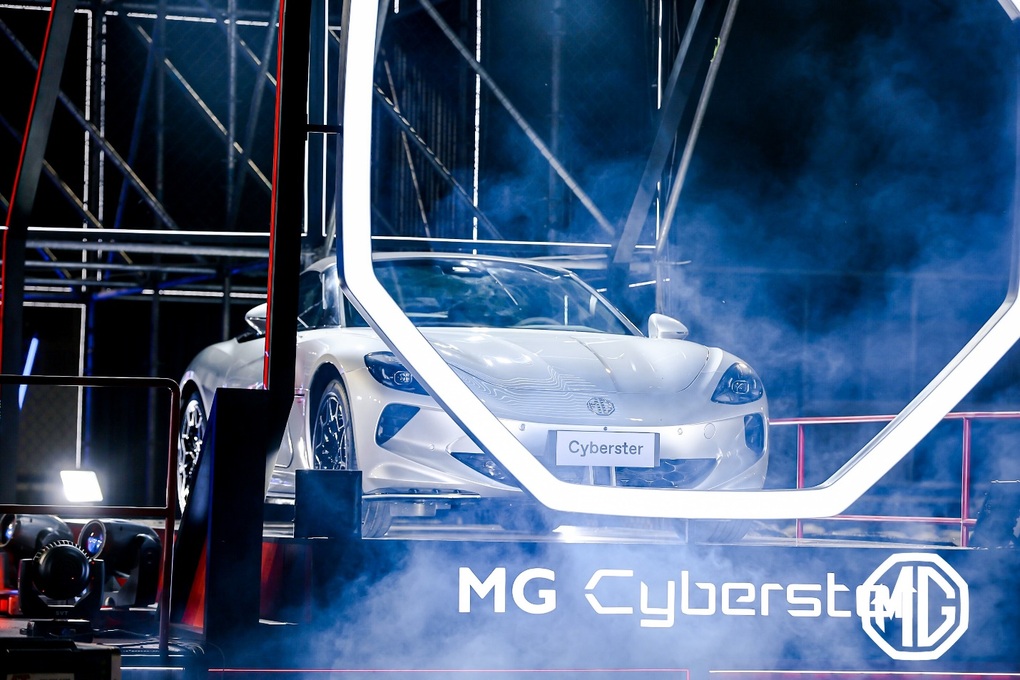 Xe thể thao điện MG Cyberster ra mắt thị trường ô tô Việt Nam - 4 Xe thể thao điện MG Cyberster ra mắt thị trường ô tô Việt Nam - 4