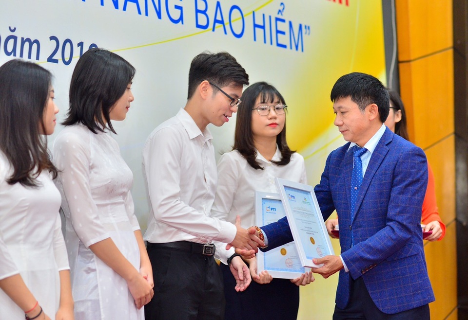 Bảo hiểm PTI: Hướng phát triển bền vững từ việc đầu tư nguồn nhân lực - 4 Bảo hiểm PTI: Hướng phát triển bền vững từ việc đầu tư nguồn nhân lực - 4