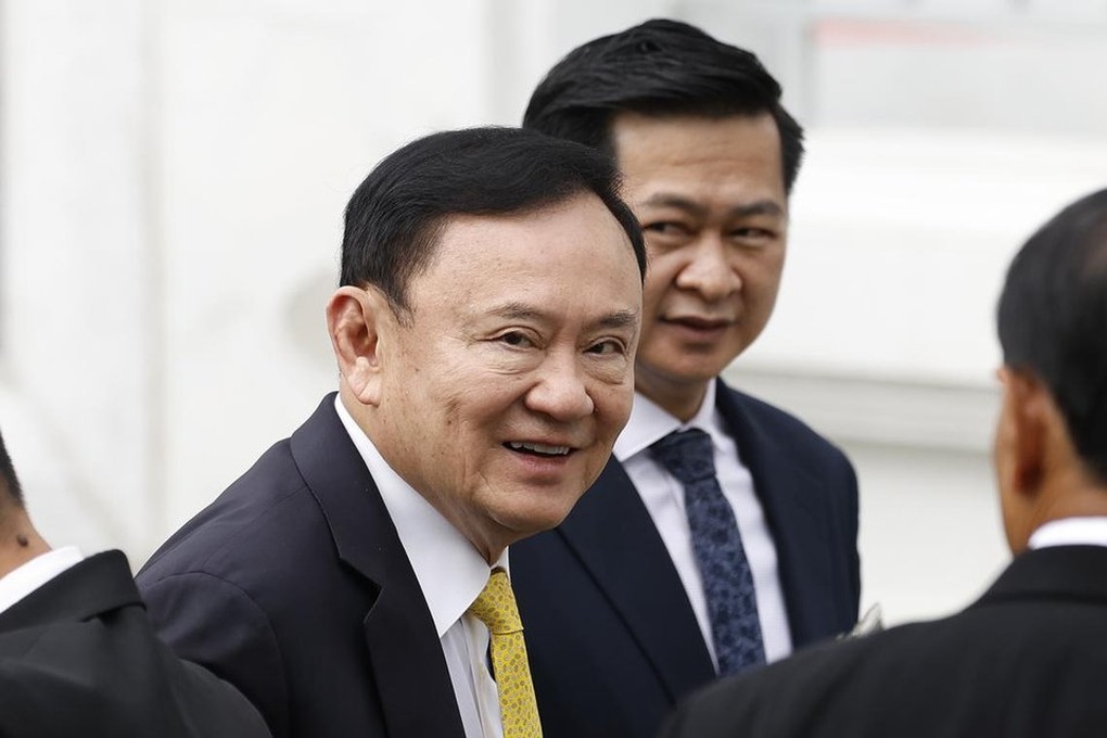 Ông Thaksin có thể dạy ngoại ngữ trong tù - 1 Ông Thaksin có thể dạy ngoại ngữ trong tù - 1