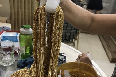 Phát hiện 2 đối tượng bán số lượng vàng “khủng” nghi bất hợp pháp