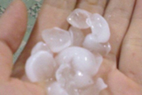 Hà Nội xuất hiện mưa đá bất thường