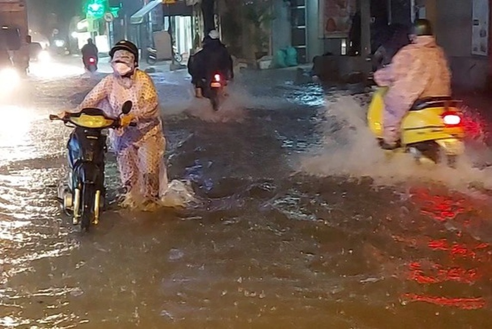 Những điều cần biết khi di chuyển dưới trời mưa để đảm bảo an toàn - 4 Những điều cần biết khi di chuyển dưới trời mưa để đảm bảo an toàn - 4