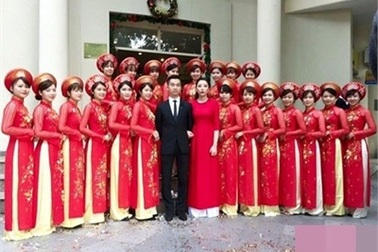 Dàn bê tráp 42 người của đám hỏi 'chịu chơi' nhất Hà Nội