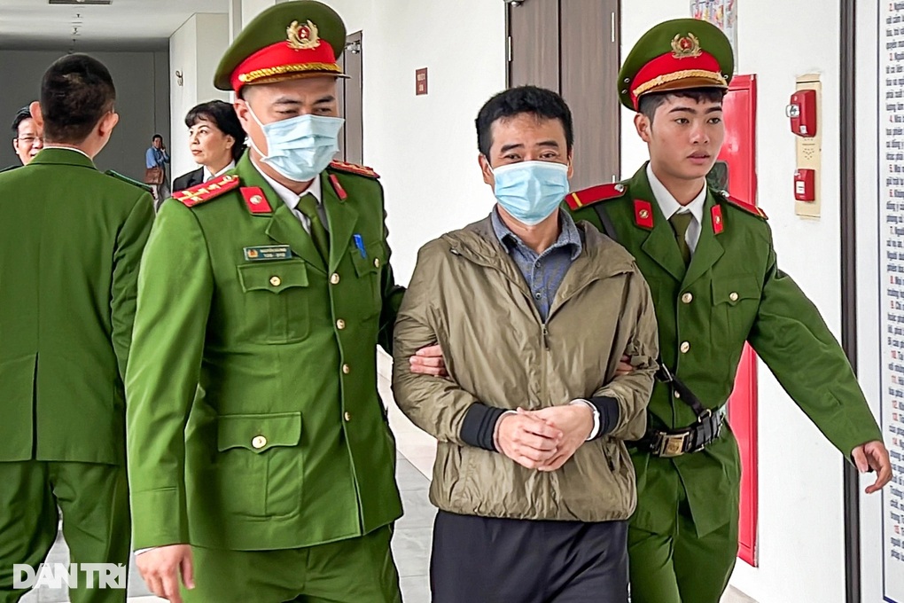 Chiều nay, tòa ra phán quyết với 2 cựu bộ trưởng trong đại án Việt Á - 1 Chiều nay, tòa ra phán quyết với 2 cựu bộ trưởng trong đại án Việt Á - 1
