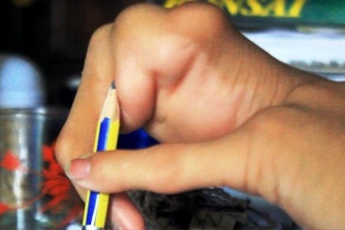 Kỳ lạ đại gia đình tay một ngón, chân "càng cua"