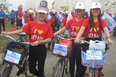Hơn 600 bạn trẻ đạp xe cùng hưởng ứng Giờ trái đất