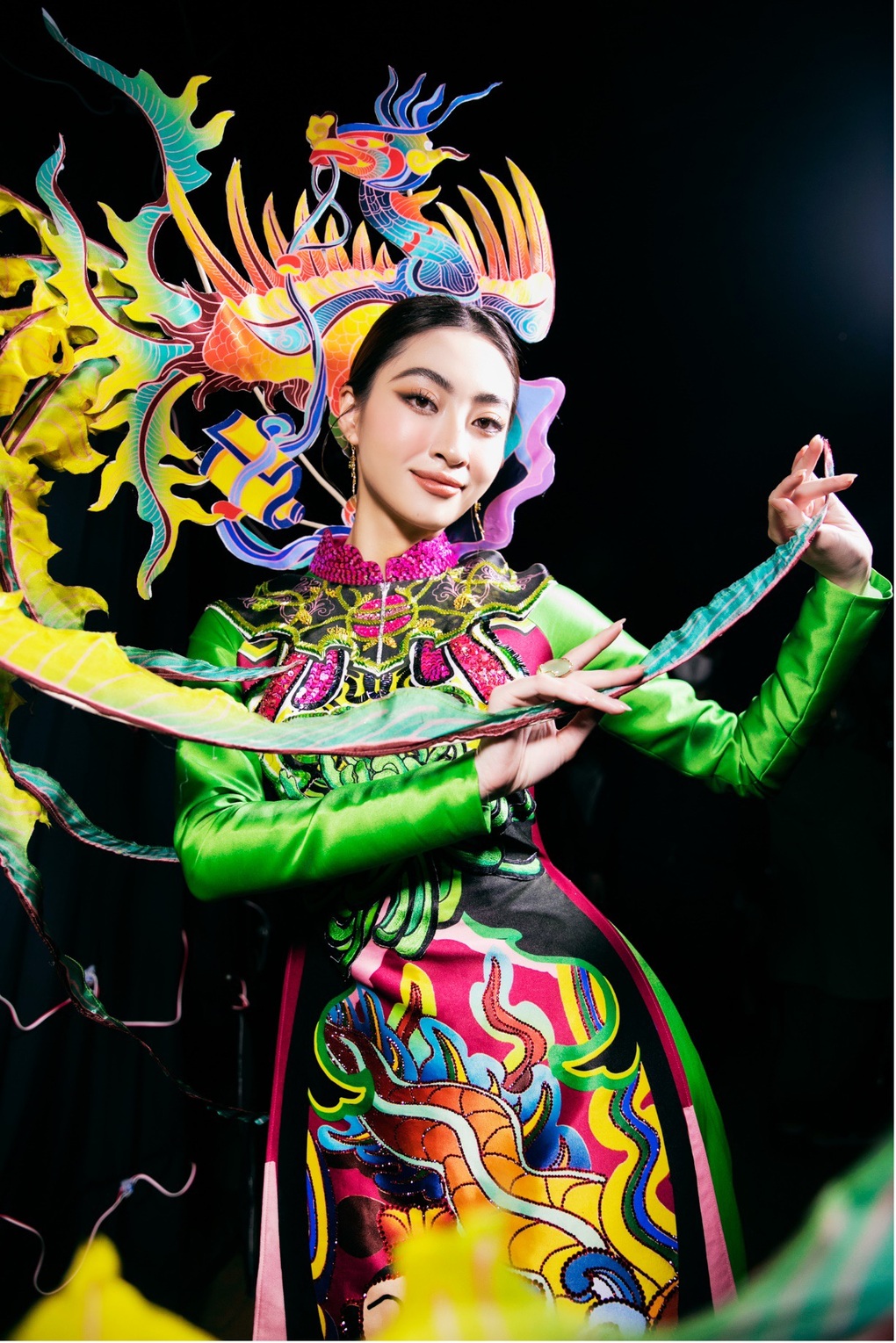 Hoa hậu Lương Thùy Linh diện trang phục lấy cảm hứng từ hình tượng tiên nữ - 3 Hoa hậu Lương Thùy Linh diện trang phục lấy cảm hứng từ hình tượng tiên nữ - 3