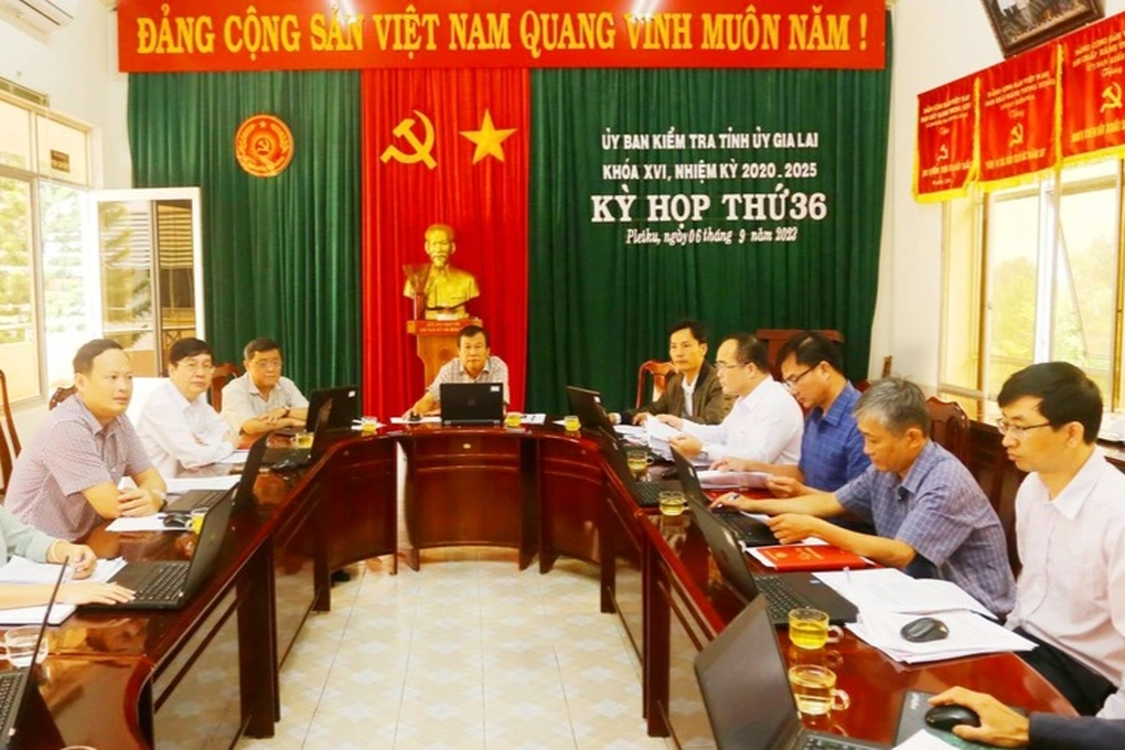 Xem xét trách nhiệm lãnh đạo để kế toán tham ô tiền phòng, chống Covid-19 - 2 Xem xét trách nhiệm lãnh đạo để kế toán tham ô tiền phòng, chống Covid-19 - 2