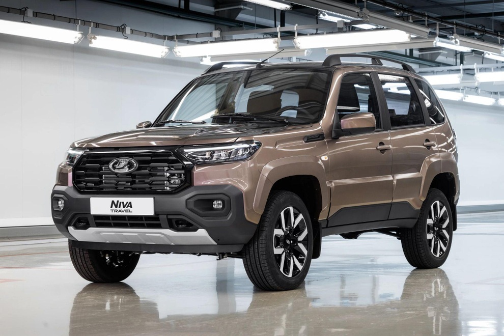 Lada Niva Travel có bản 2026 - SUV Nga phong cách “nồi đồng cối đá” giá rẻ - 1 Lada Niva Travel có bản 2026 - SUV Nga phong cách “nồi đồng cối đá” giá rẻ - 1