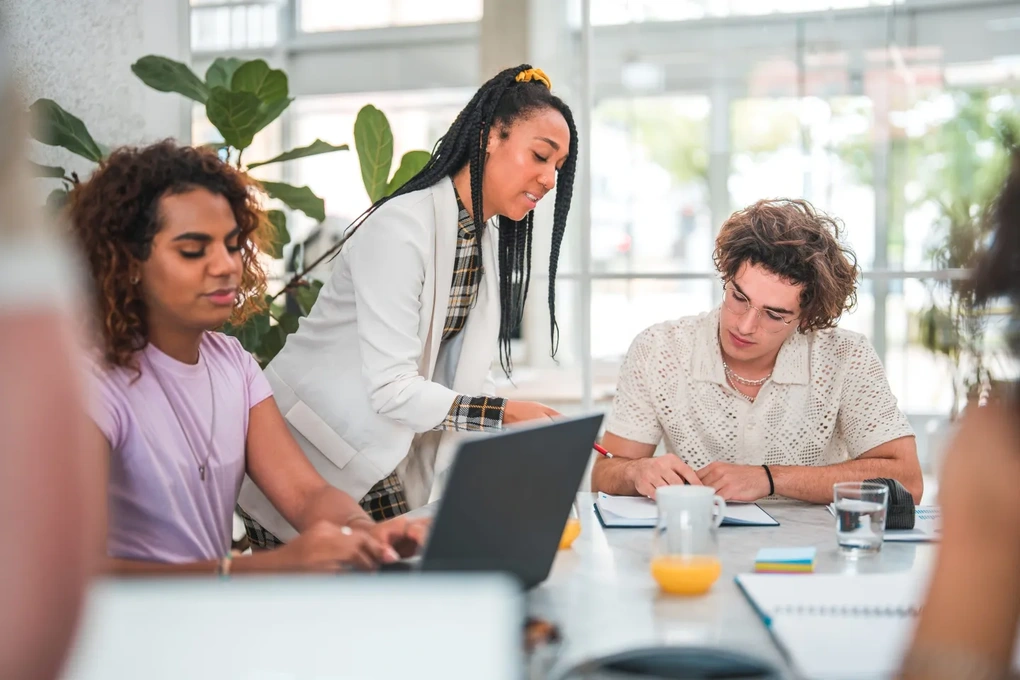 Gen Z đi làm và những sự thật gây bất ngờ - 2 Gen Z đi làm và những sự thật gây bất ngờ - 2