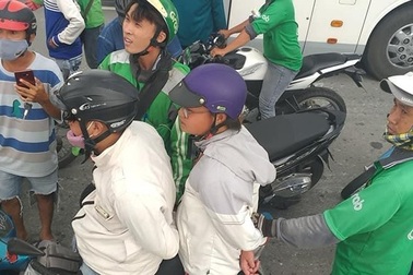 Tài xế Grab vây bắt cặp nam nữ lừa đảo