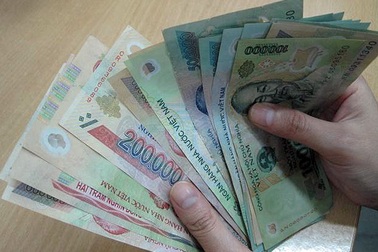 Có quy định chuyển xếp lương xuống ngạch thấp hơn?