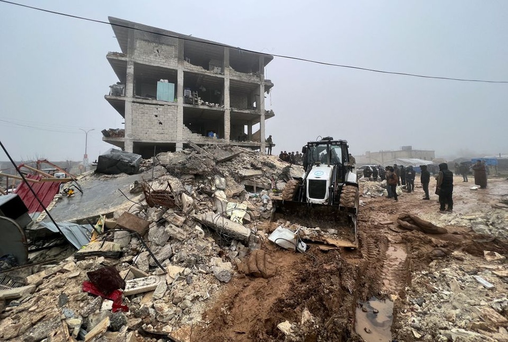 Động đất ở Thổ Nhĩ Kỳ, Syria: Tan hoang như tận thế, hơn 520 người chết - 5 Động đất ở Thổ Nhĩ Kỳ, Syria: Tan hoang như tận thế, hơn 520 người chết - 5