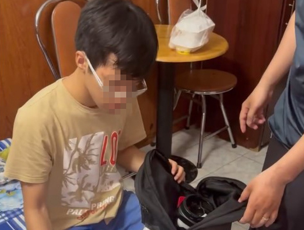 Tài khoản ngân hàng tên Lê Quang Linh đứng sau 2 vụ bắt cóc online tiền tỷ - 1 Tài khoản ngân hàng tên Lê Quang Linh đứng sau 2 vụ bắt cóc online tiền tỷ - 1