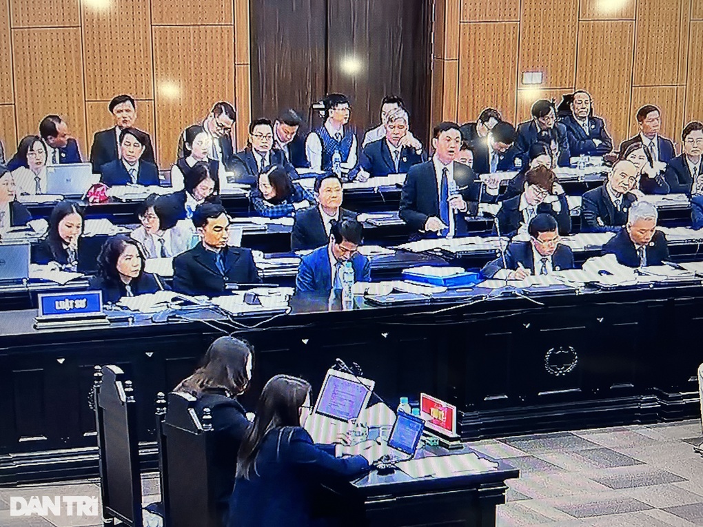 Vụ AIC: 2 bị cáo ở Mỹ, người cáo ốm, người phải chăm con nhỏ - 1 Vụ AIC: 2 bị cáo ở Mỹ, người cáo ốm, người phải chăm con nhỏ - 1