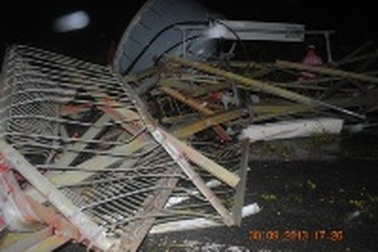 Đổ cột phát sóng đài phát thanh, 2 người tử nạn