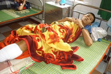 Thiếu nợ cá độ, con nợ bị côn đồ bắt cóc tra tấn