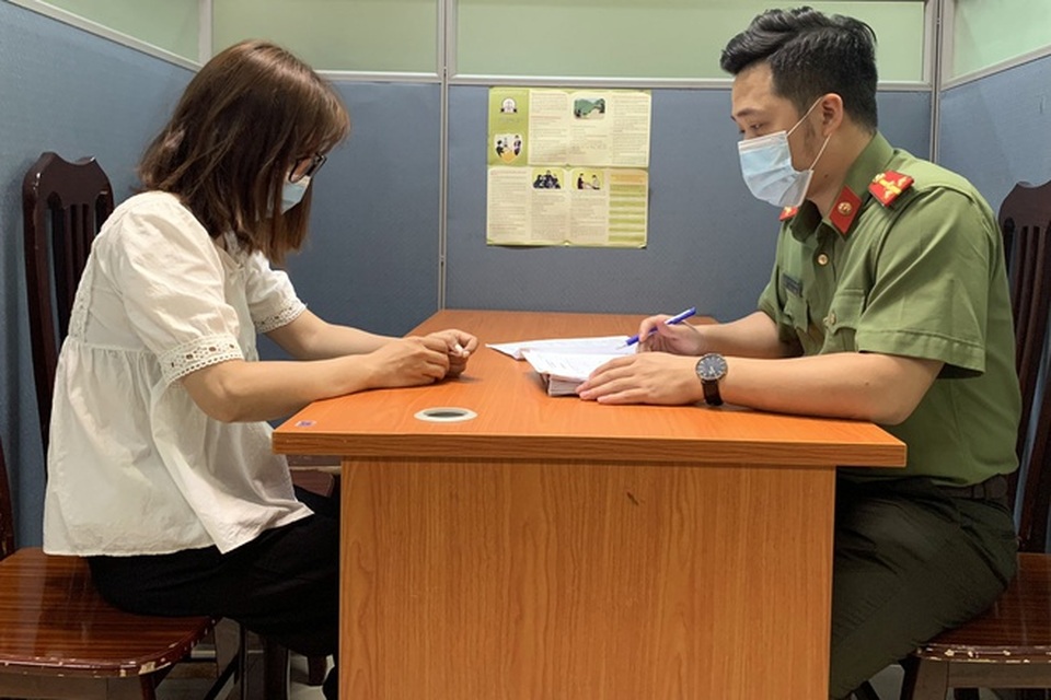 Triệt phá đường dây phát tán tin nhắn rác, thu lợi hàng tỷ đồng - 1 Triệt phá đường dây phát tán tin nhắn rác, thu lợi hàng tỷ đồng - 1